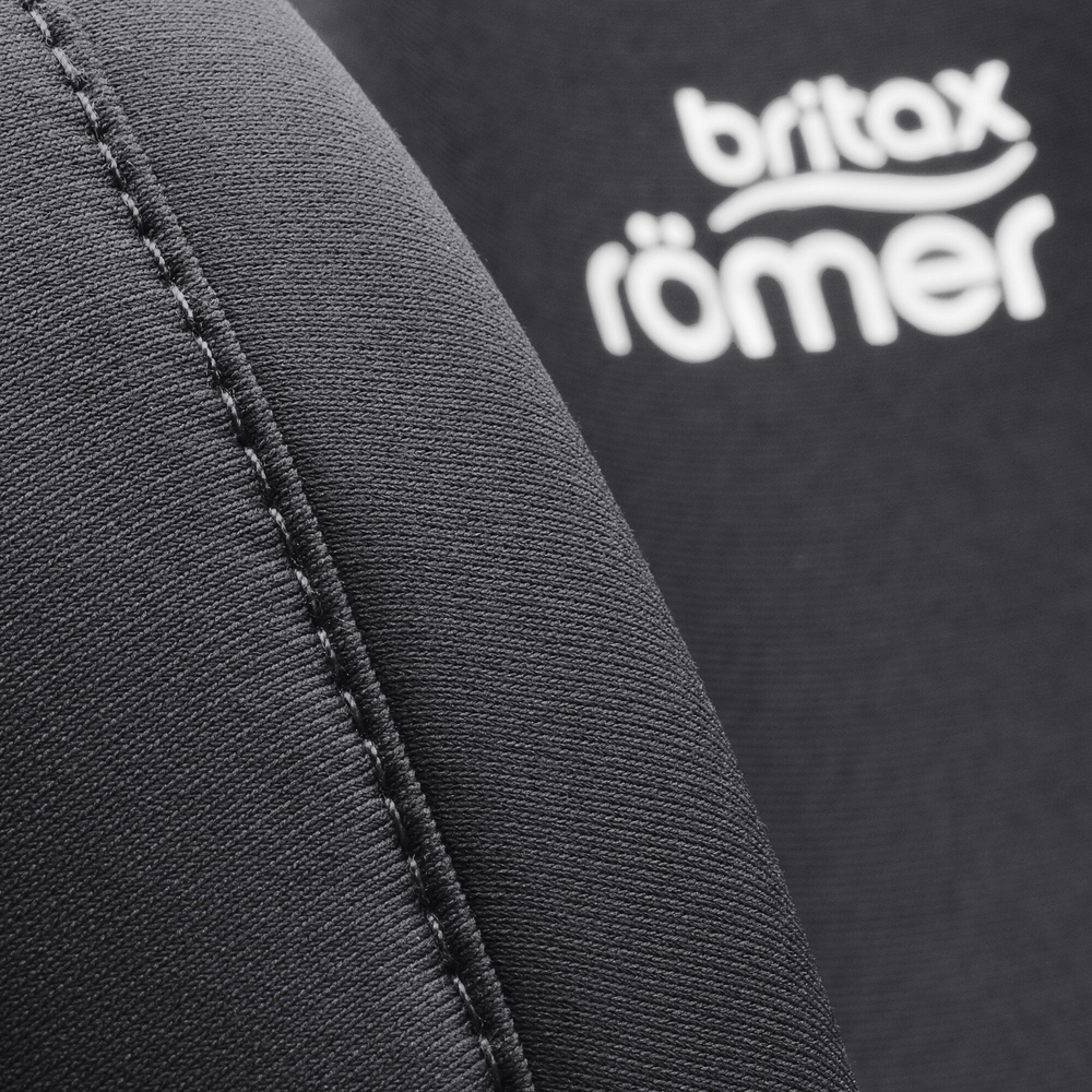 Britax Safefix High Back Booster Deep Black 100 to 150cm Car Seat