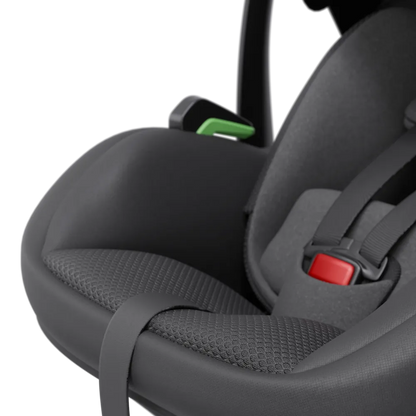 Avionaut Pixel 3 Infant Carrier Car Seat, lightweight design with modular insert system, suitable from birth to 13kg, featuring a memory foam headrest and side impact panel.
