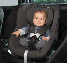 Load image into Gallery viewer, Britax Dualfix M Plus Child Car Seat Rearfacing.ie 
